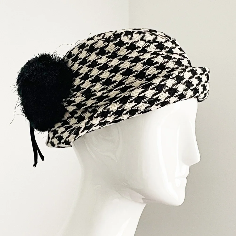 Vintage Adolfo Hat & Scarf Set 2pc Black & White Houndstooth Knit Fringe Rare